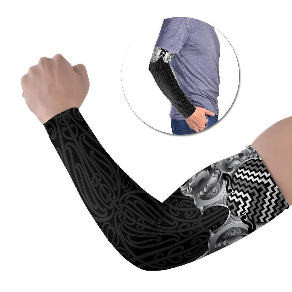 Aotearoa Kowhaiwhai Poutama Black Motif Arm Sleeves LT9 Set of 2 Black - Polynesian Pride