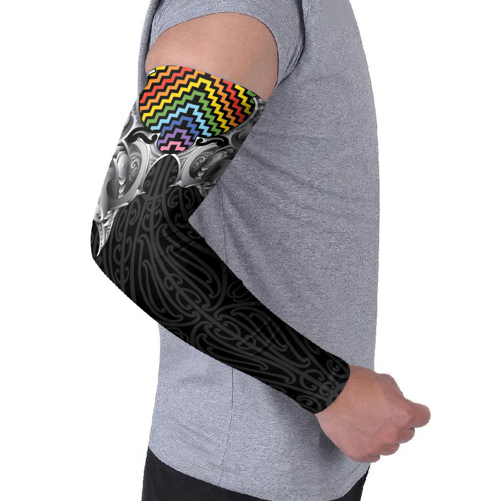 Aotearoa Kowhaiwhai Poutama Rainbow Motif Arm Sleeves LT9 - Polynesian Pride