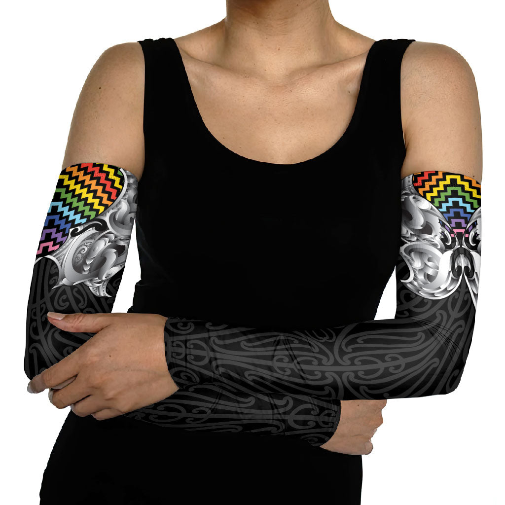 Aotearoa Kowhaiwhai Poutama Rainbow Motif Arm Sleeves LT9 - Polynesian Pride