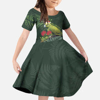 Meri Kirihimete Kakapo Family Matching Short Sleeve Bodycon Dress and Hawaiian Shirt Green Silver Fern Christmas Vibe LT9 Daughter's Dress Green - Polynesian Pride