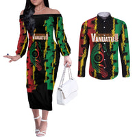 Vanuatu 46th Year Anniversary Couples Matching Off The Shoulder Long Sleeve Dress and Long Sleeve Button Shirt Tamtam Slit Drums Long God Yumi Stanap LT9 Black - Polynesian Pride