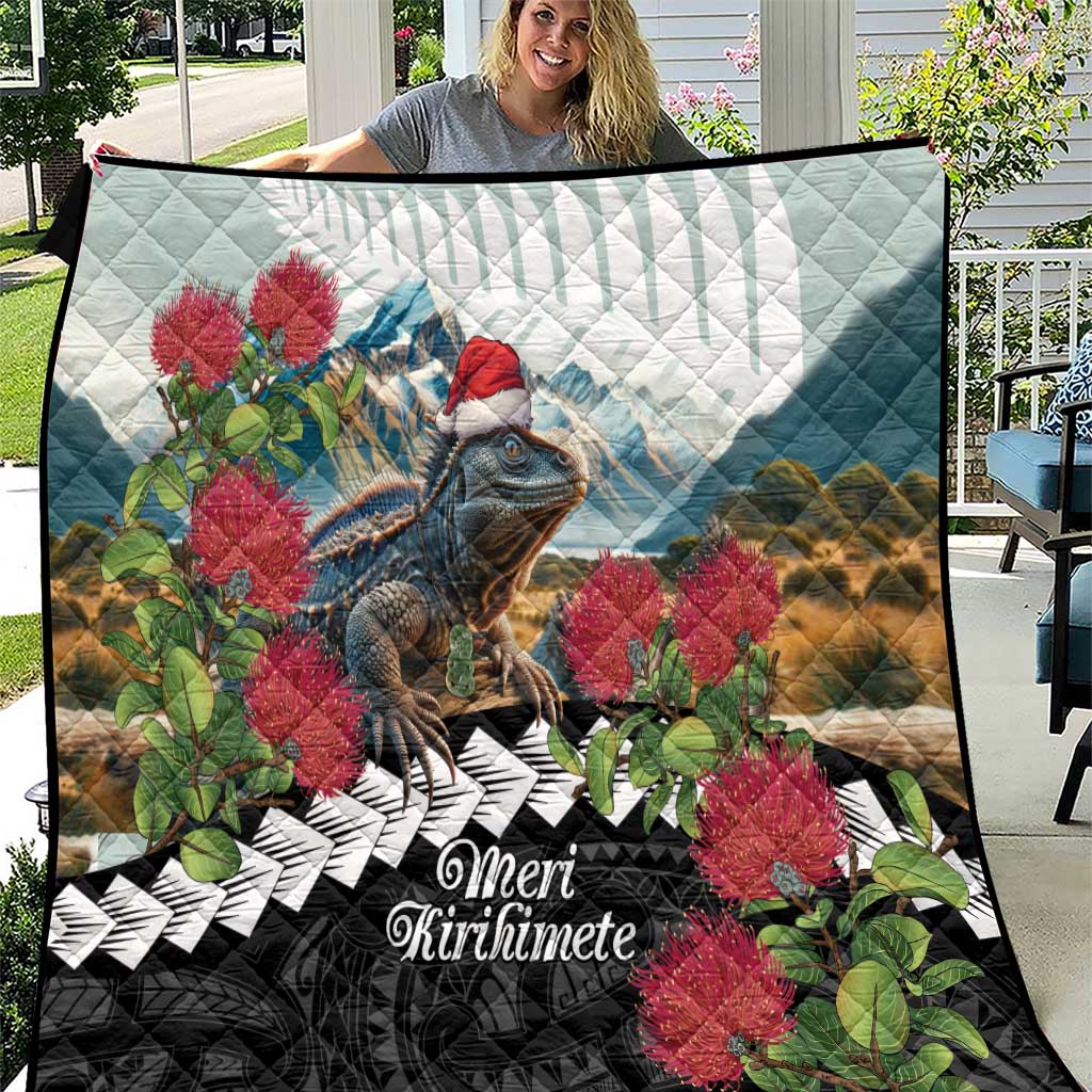 Meri Kirihimete Tuatara Quilt New Zealand Fern with Puhutukawa Flowers LT9 Green - Polynesian Pride