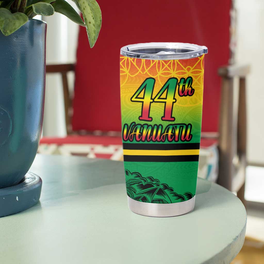 Hapi 44th Indipendens Dei Vanuatu Tumbler Cup Yumi 1980 with Vanuatuan Beach Landscape