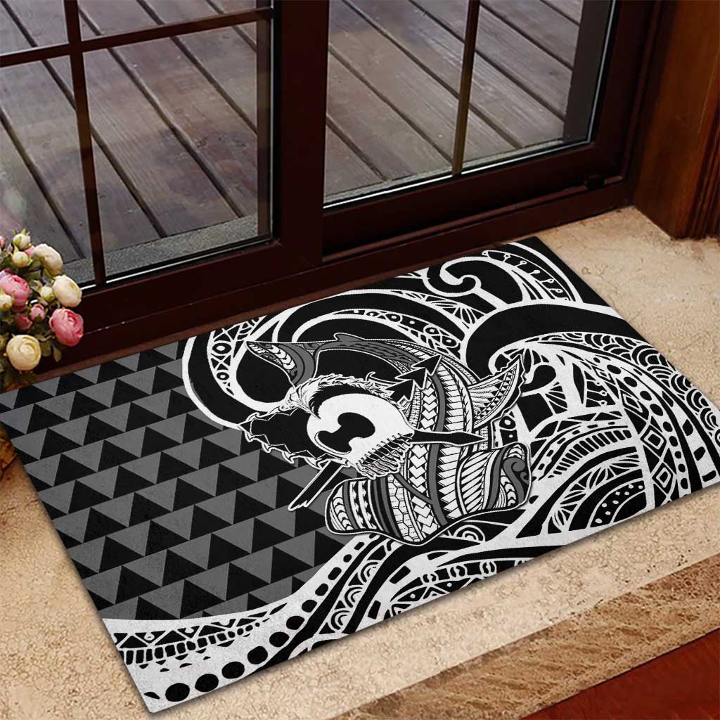 Koa Ikaika Warrior Helmet with Shark Rubber Doormat Black Kakau Style