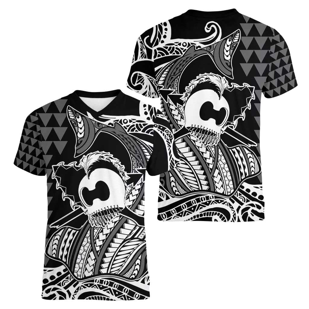 Koa Ikaika Warrior Helmet with Shark Women V-Neck T-Shirt Black Kakau Style
