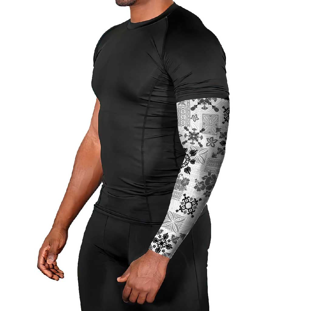 Hawaii Tapa Tribal Arm Sleeves With Hawaiian Quilt Pattern Black - Polynesian Pride