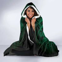 Aotearoa Maori Hei Tiki Hooded Blanket Kakariki Kowhaiwhai Puhoro Motif