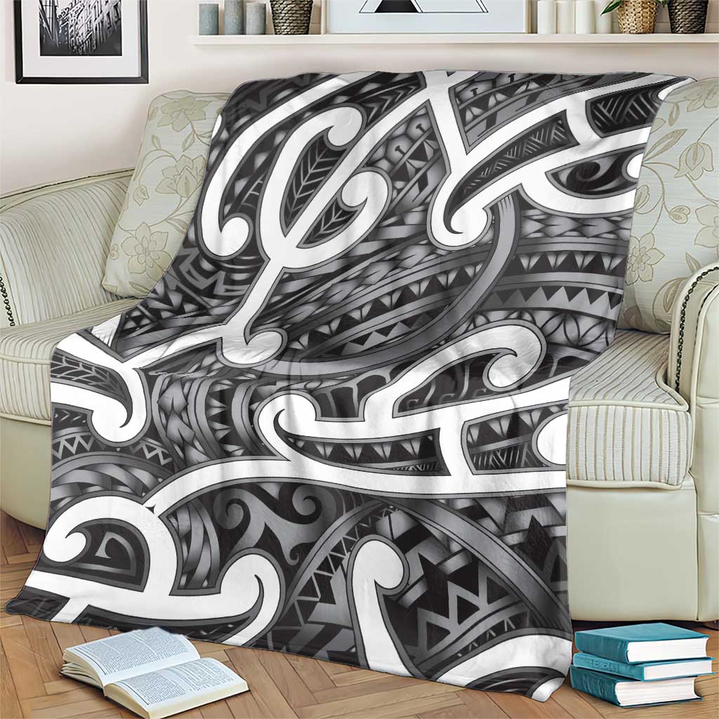 Aotearoa Maori Kowhaiwhai Blanket Kiwikiwi Puhoro and Patiki