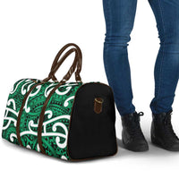 Aotearoa Maori Kowhaiwhai Travel Bag Kakariki Puhoro and Patiki
