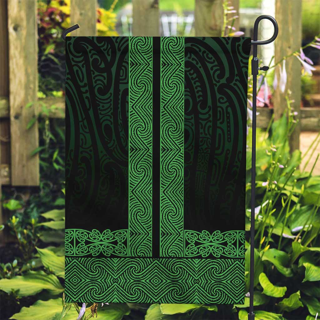New Zealand Maori Kowhaiwhai Garden Flag Kakariki Maui and Mangopare LT9 Garden Flag Green - Polynesian Pride