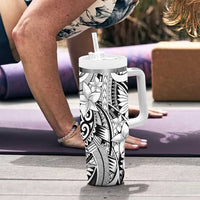 White Pacific Flowers Tribal Polynesian Spirit Tumbler With Handle