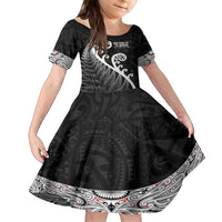 Kia Mau Ki To Ukaipo Family Matching Summer Maxi Dress and Hawaiian Shirt Te Reo Maori Koru Fern Art LT9 Daughter's Dress Black - Polynesian Pride