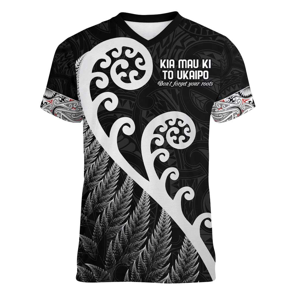 Kia Mau Ki To Ukaipo Women V-Neck T-Shirt Te Reo Maori Koru Fern Art