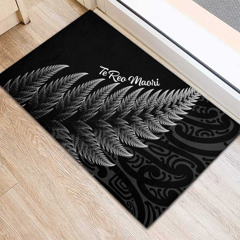 New Zealand Te Reo Māori Rubber Doormat Simple Black Fern