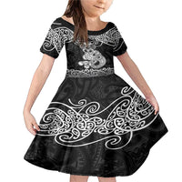 Te Reo Maori Tiki Inspired Art Family Matching Mermaid Dress and Hawaiian Shirt LT9 Daughter's Dress Black - Polynesian Pride
