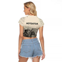 Whanau Maori Language Raglan Cropped T Shirt Te Reo Maori Inspired Art