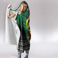 Vanuatu Pig's Tusk Meri Krismas! Hooded Blanket Vanuatuan Ancient Art Spirit - Polynesian Pride