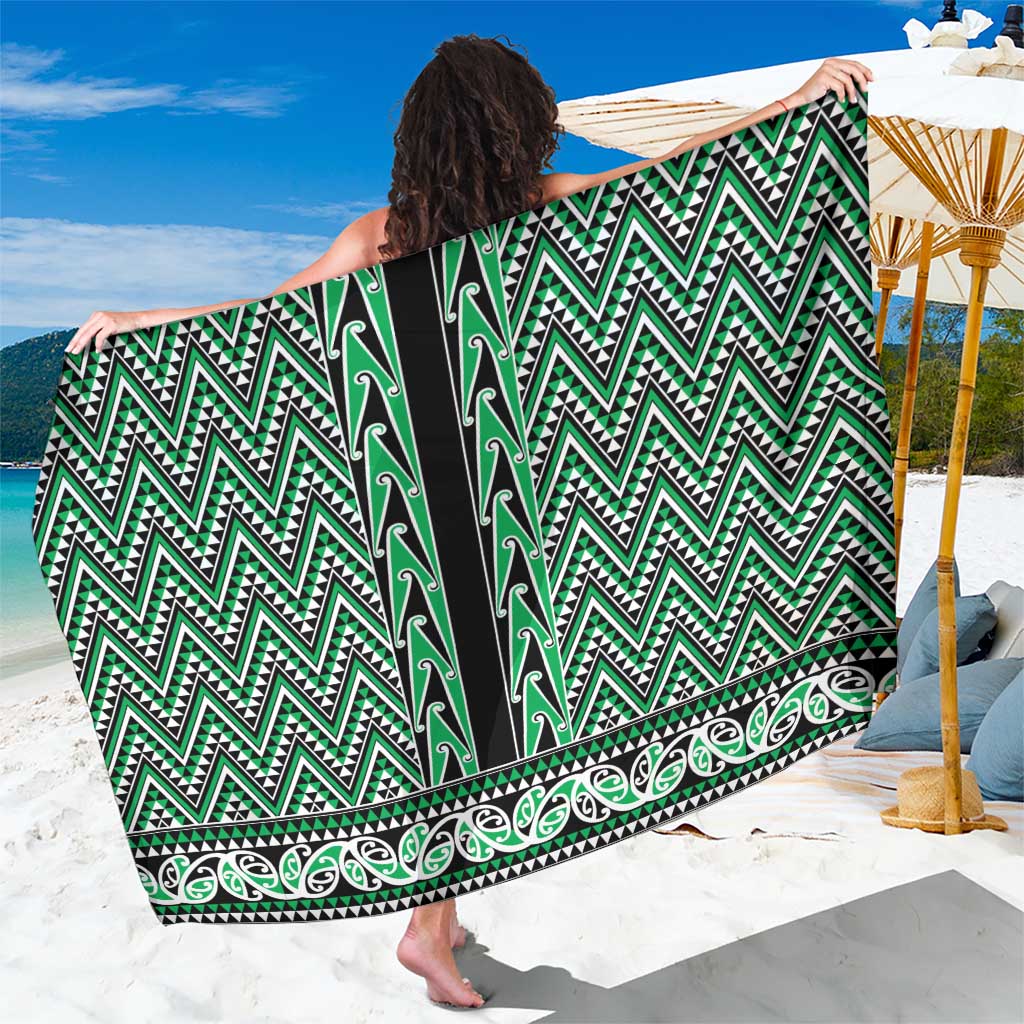 New Zealand Maori Niho Taniwha Sarong Kakariki Mangopare and Puhoro Pattern