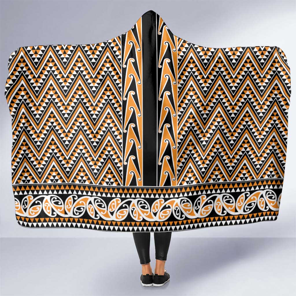 New Zealand Maori Niho Taniwha Hooded Blanket Karaka Mangopare and Puhoro Pattern