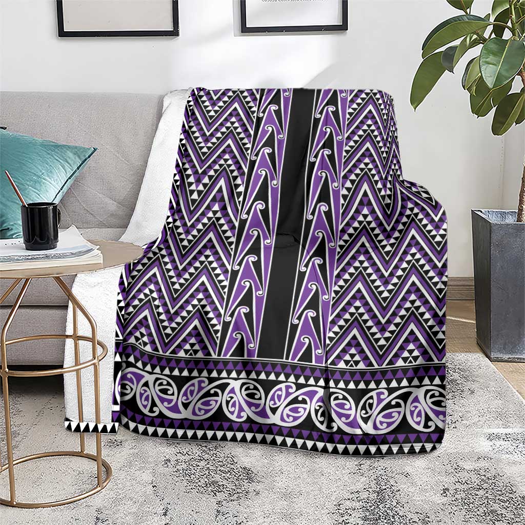New Zealand Maori Niho Taniwha Blanket Waiporopo Mangopare and Puhoro Pattern
