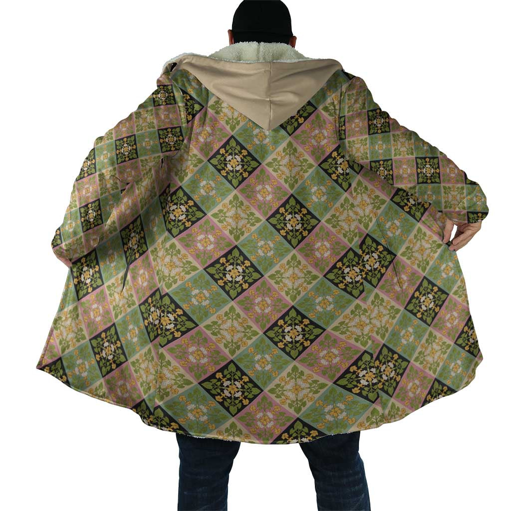 Seamless Pattern Puakenikeni and Kalo Cloak - Polynesian Pride