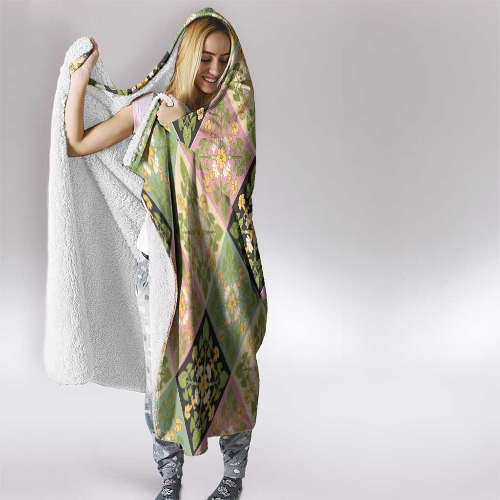 Seamless Pattern Puakenikeni and Kalo Hooded Blanket - Polynesian Pride