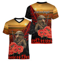 Maori Kiwi Soldier Fern Tattoo ANZAC Day Women V-Neck T-Shirt Lest We Forget