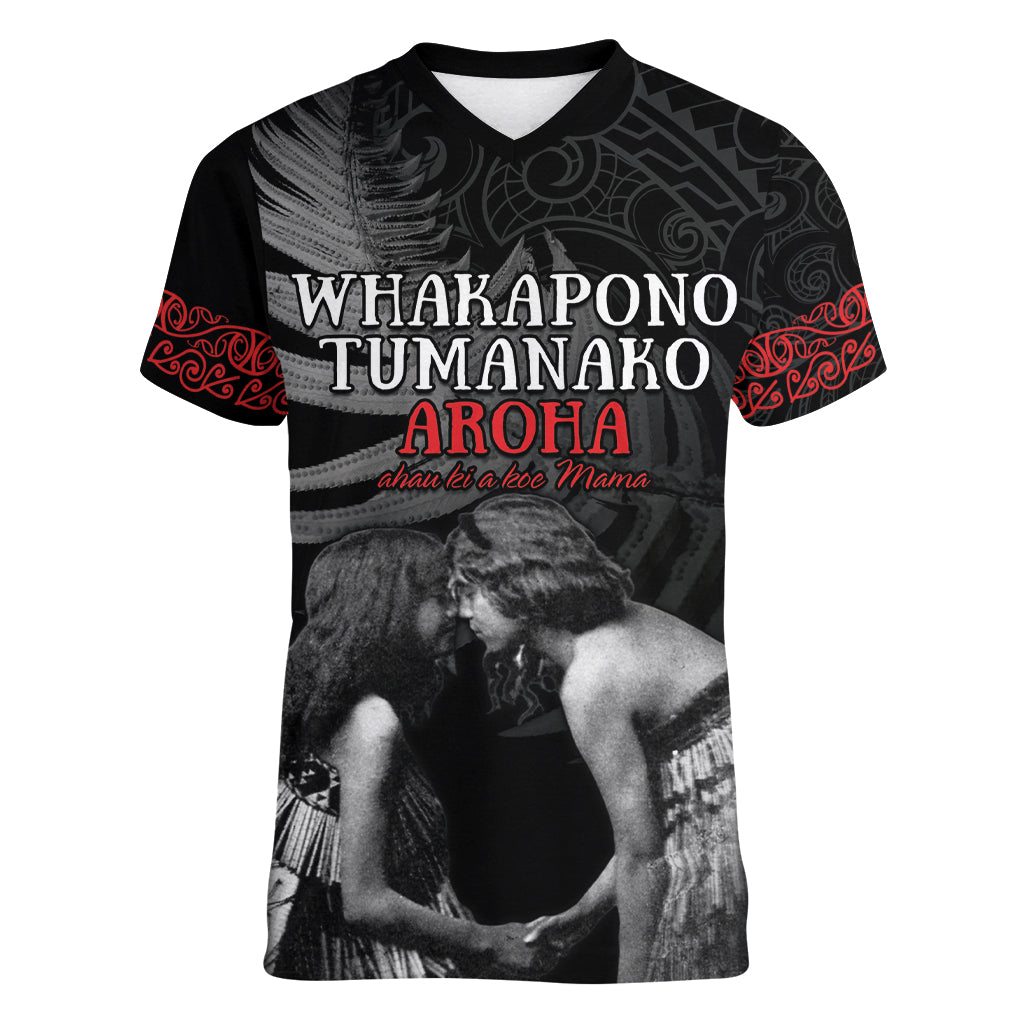 New Zealand Mother's Day Women V-Neck T-Shirt Maori Hongi Aroha Ahau Ki A Koe Mama