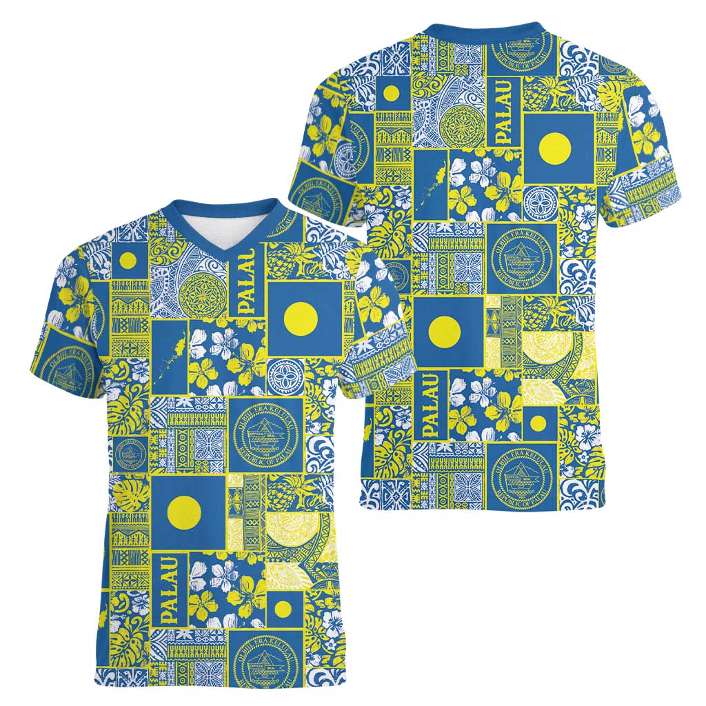 Palau Ungil Kurismas Women V-Neck T-Shirt Pacific Patchwork Xmas Vibes - Polynesian Pride