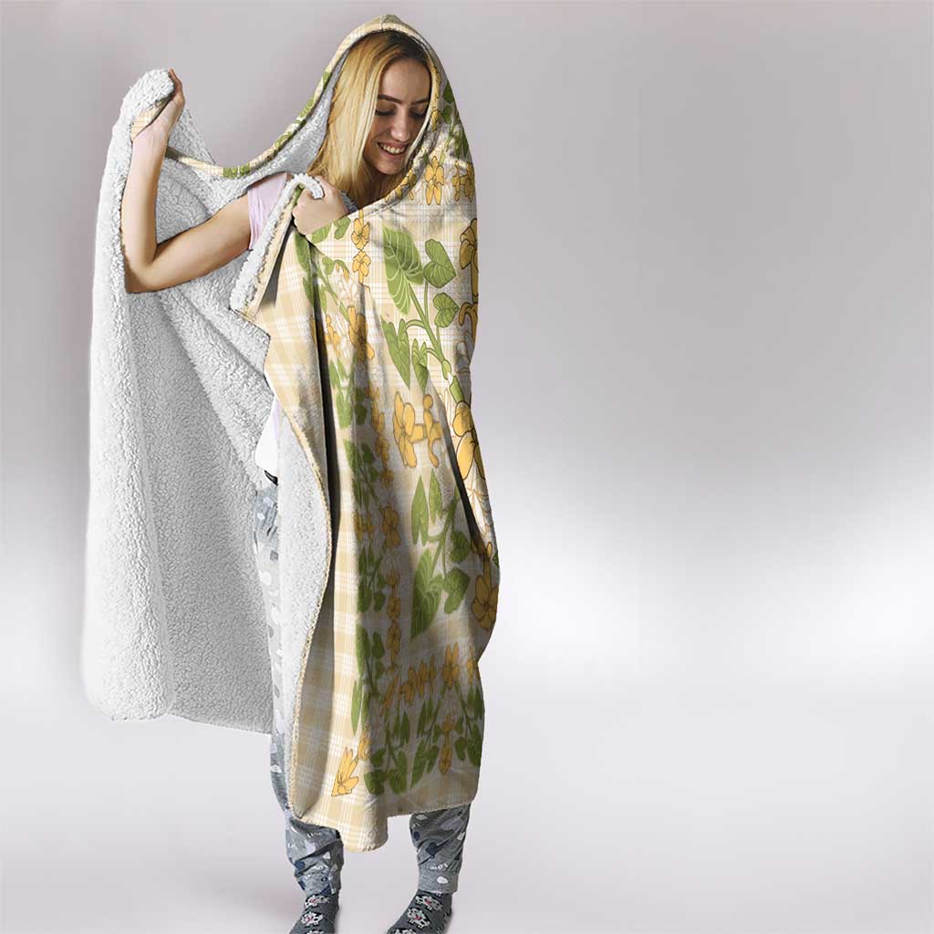 Squares Puakenikeni and Kalo Hooded Blanket Beige Palaka Hawaiian Quilt Pattern - Polynesian Pride