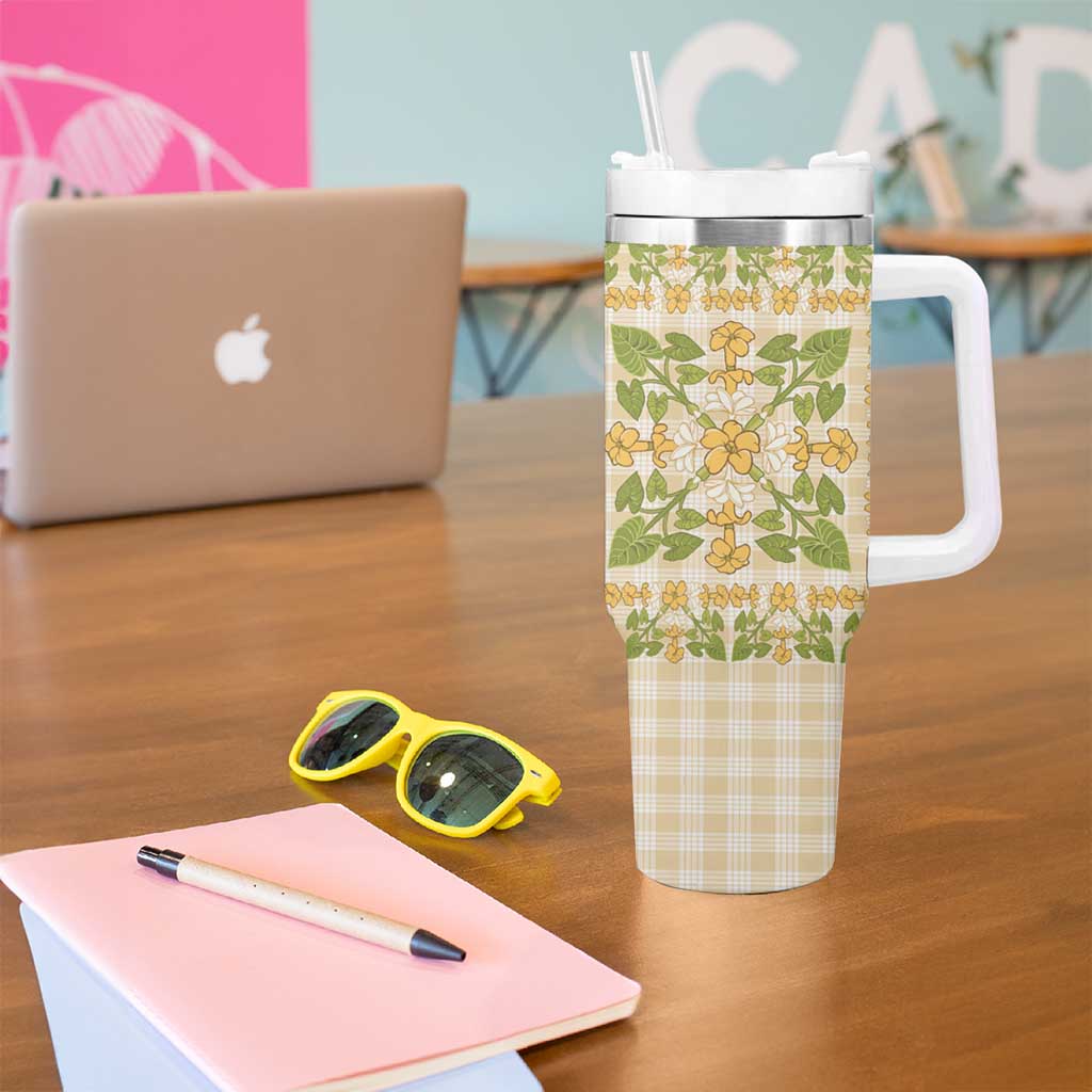 Squares Puakenikeni and Kalo Tumbler With Handle Beige Palaka Hawaiian Quilt Pattern - Polynesian Pride