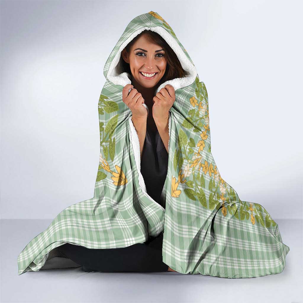 Squares Puakenikeni and Kalo Hooded Blanket Turquoise Palaka Hawaiian Quilt Pattern - Polynesian Pride