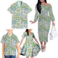 Mele Kalikimaka Hawaii Christmas Family Matching Off The Shoulder Long Sleeve Dress and Hawaiian Shirt Omaomao Seamless Floral Motif LT9 - Polynesian Pride