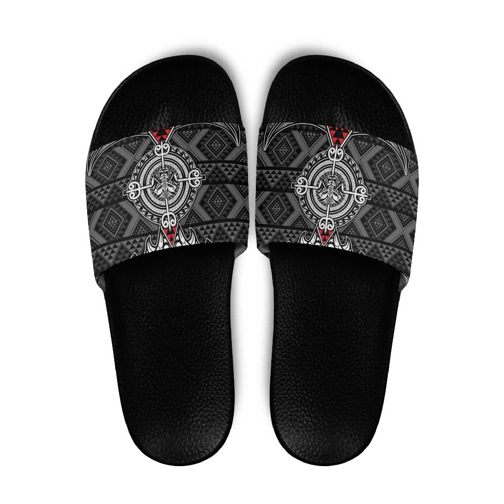 Black Aotearoa Taniko Motif Slide Sandals Vintage Maori New Zealand Tribal Art Pattern - Polynesian Pride