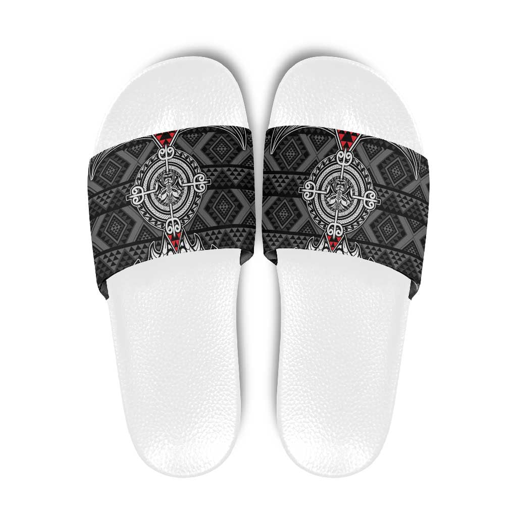 Black Aotearoa Taniko Motif Slide Sandals Vintage Maori New Zealand Tribal Art Pattern - Polynesian Pride