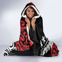 Honour The Treaty New Zealand Personalised Hooded Blanket Toitu Te Tiriti Half Fern with Haka dance LT9 - Polynesian Pride