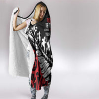 Honour The Treaty New Zealand Personalised Hooded Blanket Toitu Te Tiriti Half Fern with Haka dance LT9 - Polynesian Pride