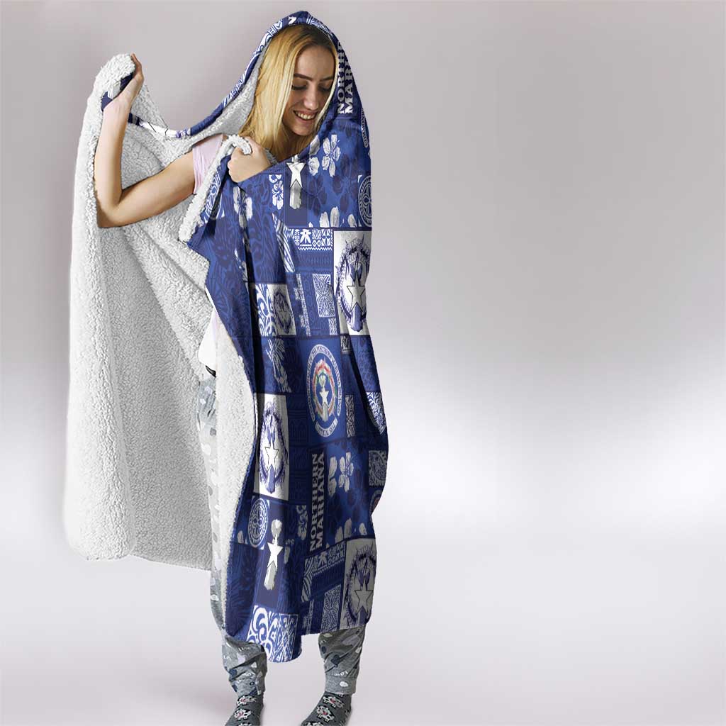 Northern Mariana Islands Magof Nochebuena Hooded Blanket Pacific Patchwork Xmas Vibes - Polynesian Pride