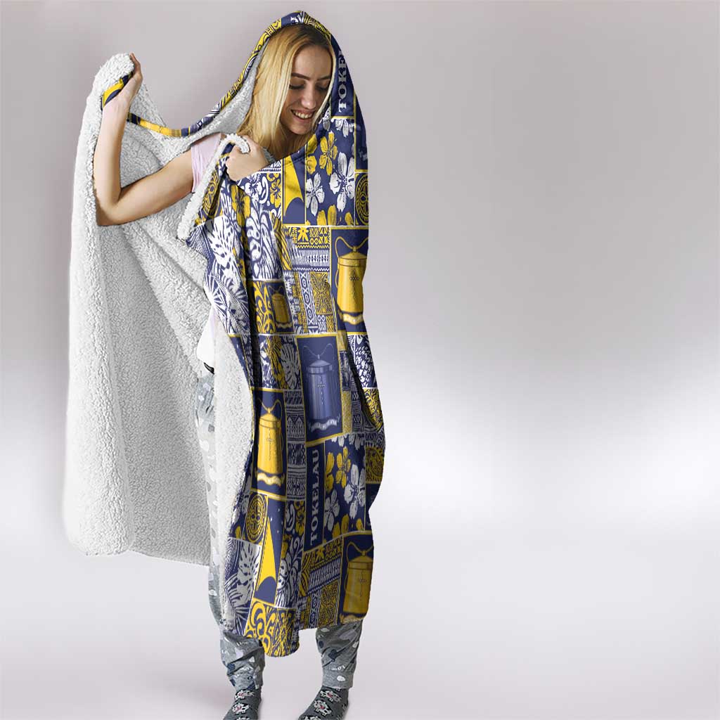Tokelau Manuia te Kilihimahi Hooded Blanket Pacific Patchwork Xmas Vibes - Polynesian Pride