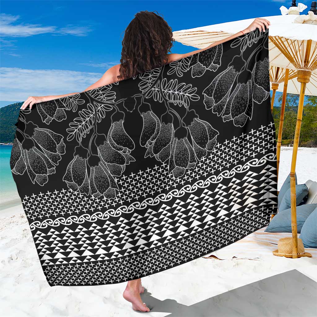 Black Taniko Kowhaiwhai Tukutuku Motif Sarong LT9 One Size 44 x 66 inches Black - Polynesian Pride