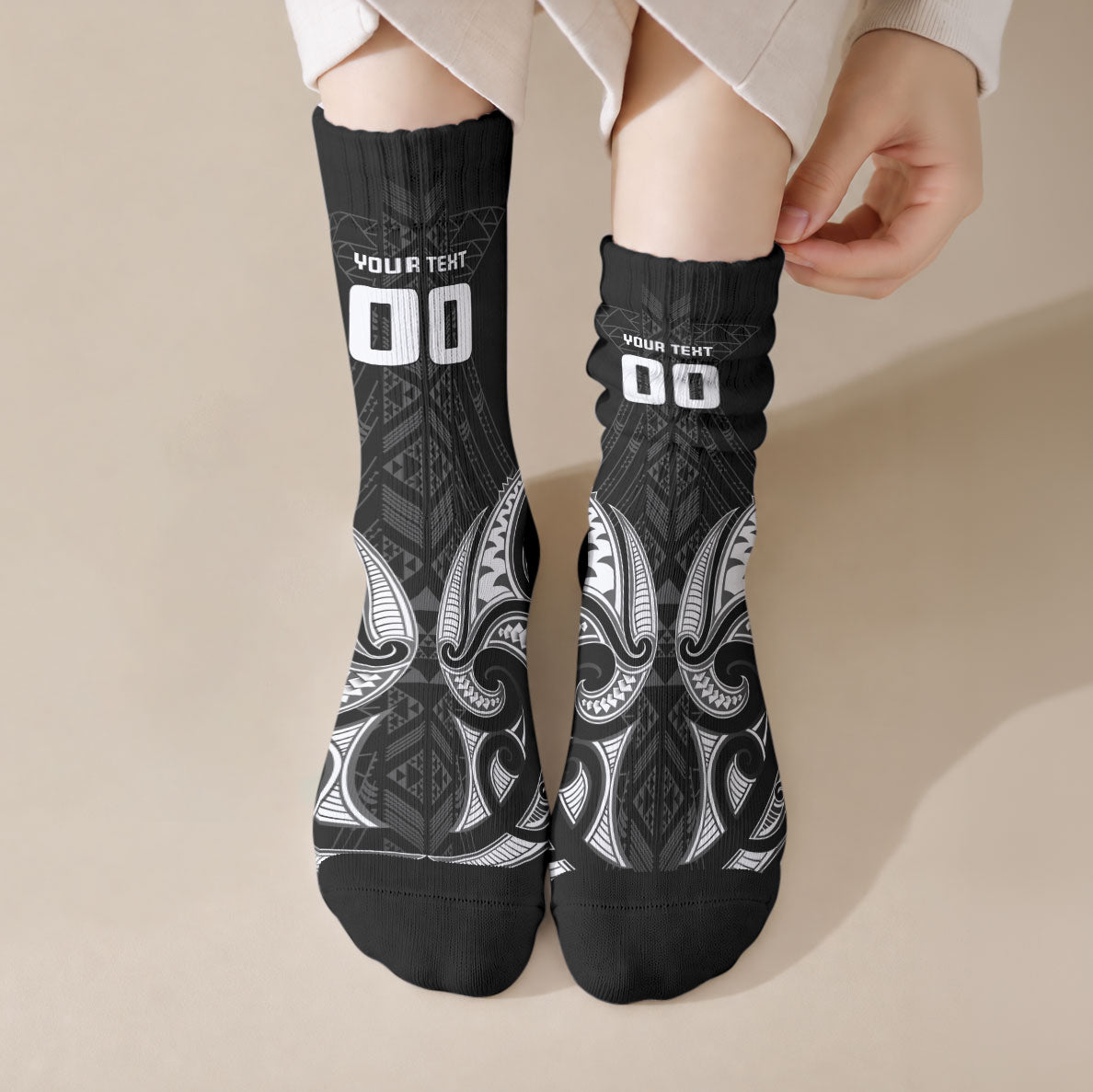 Maori Rugby Custom Ngaru Mangopare Crew Socks Black Whetu Niho Taniwha Motif LT9 Crew Socks Black - Polynesian Pride
