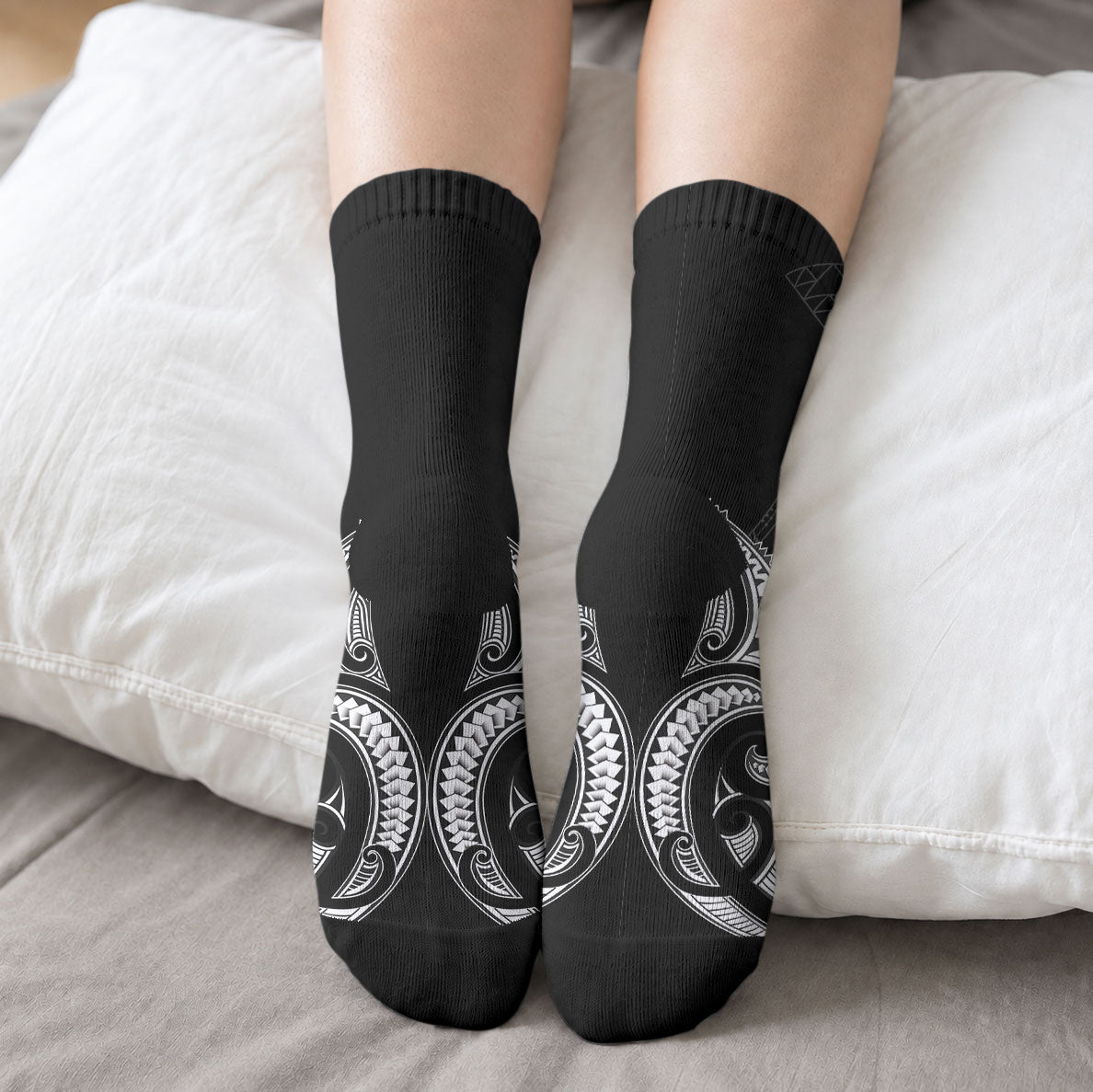 Maori Rugby Custom Ngaru Mangopare Crew Socks Black Whetu Niho Taniwha Motif LT9 - Polynesian Pride