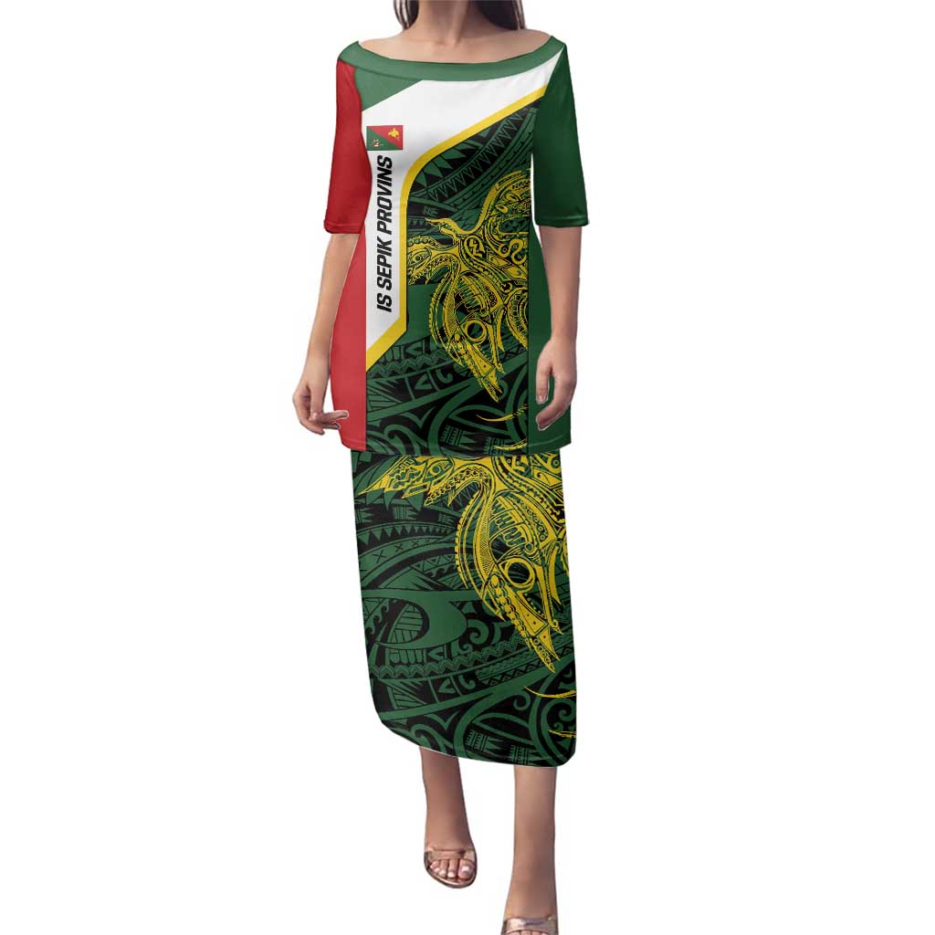 Personalised PNG East Sepik Province Family Matching Puletasi and Hawaiian Shirt Bird of Paradise Tattoo Flag Motif LT9 Mom's Dress Green - Polynesian Pride