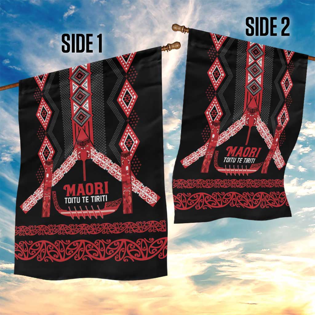 Toitu Te Tiriti Waitangi Garden Flag Black Wharenui House - Polynesian Pride