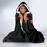 Toitu Te Tiriti Waitangi Hooded Blanket Black Wharenui House LT9 - Polynesian Pride