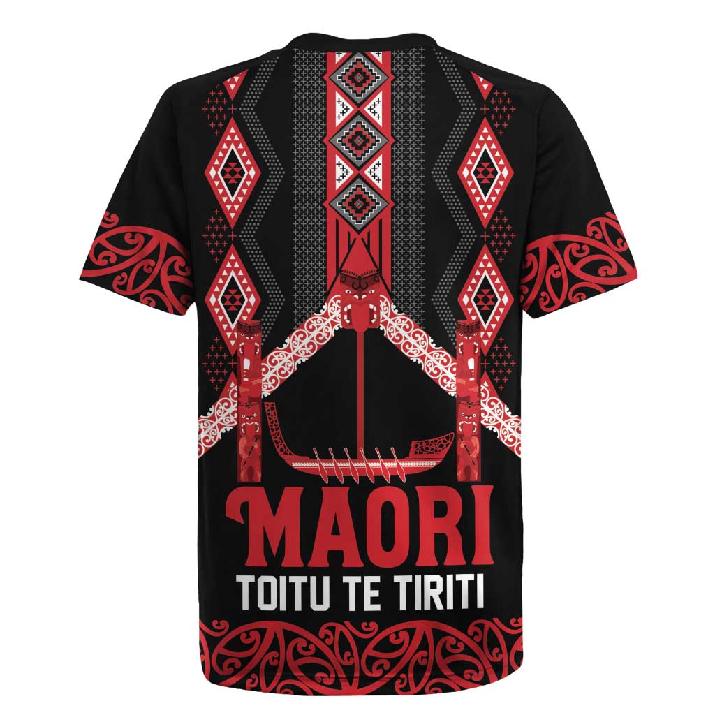 Toitu Te Tiriti Waitangi Rugby Jersey Black Wharenui House - Polynesian Pride