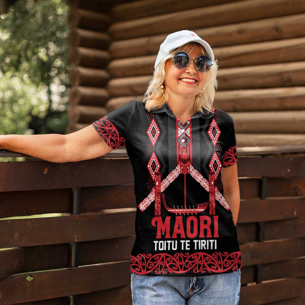 Toitu Te Tiriti Waitangi Women Polo Shirt Black Wharenui House - Polynesian Pride