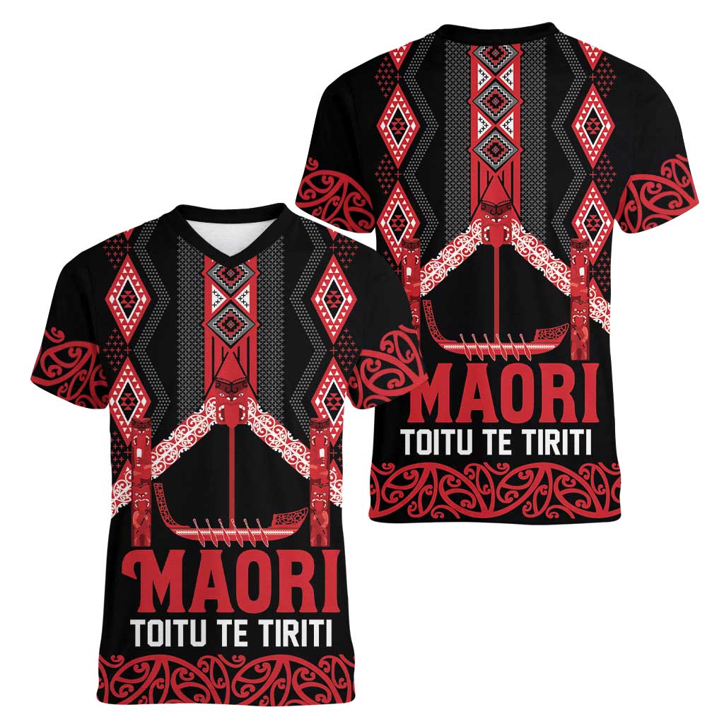 Toitu Te Tiriti Waitangi Women V-Neck T-Shirt Black Wharenui House LT9 - Polynesian Pride