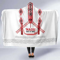 Toitu Te Tiriti Waitangi Hooded Blanket White Wharenui House - Polynesian Pride