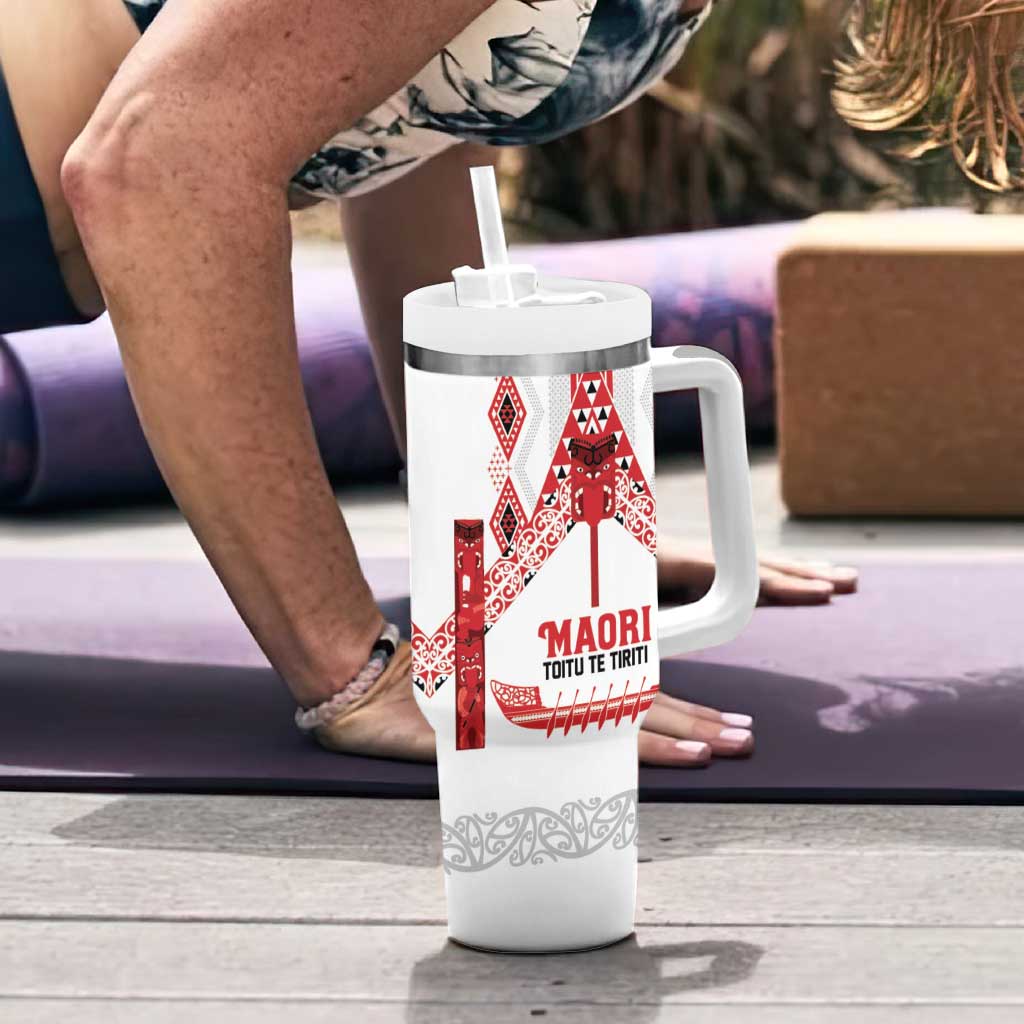 Toitu Te Tiriti Waitangi Tumbler With Handle White Wharenui House - Polynesian Pride